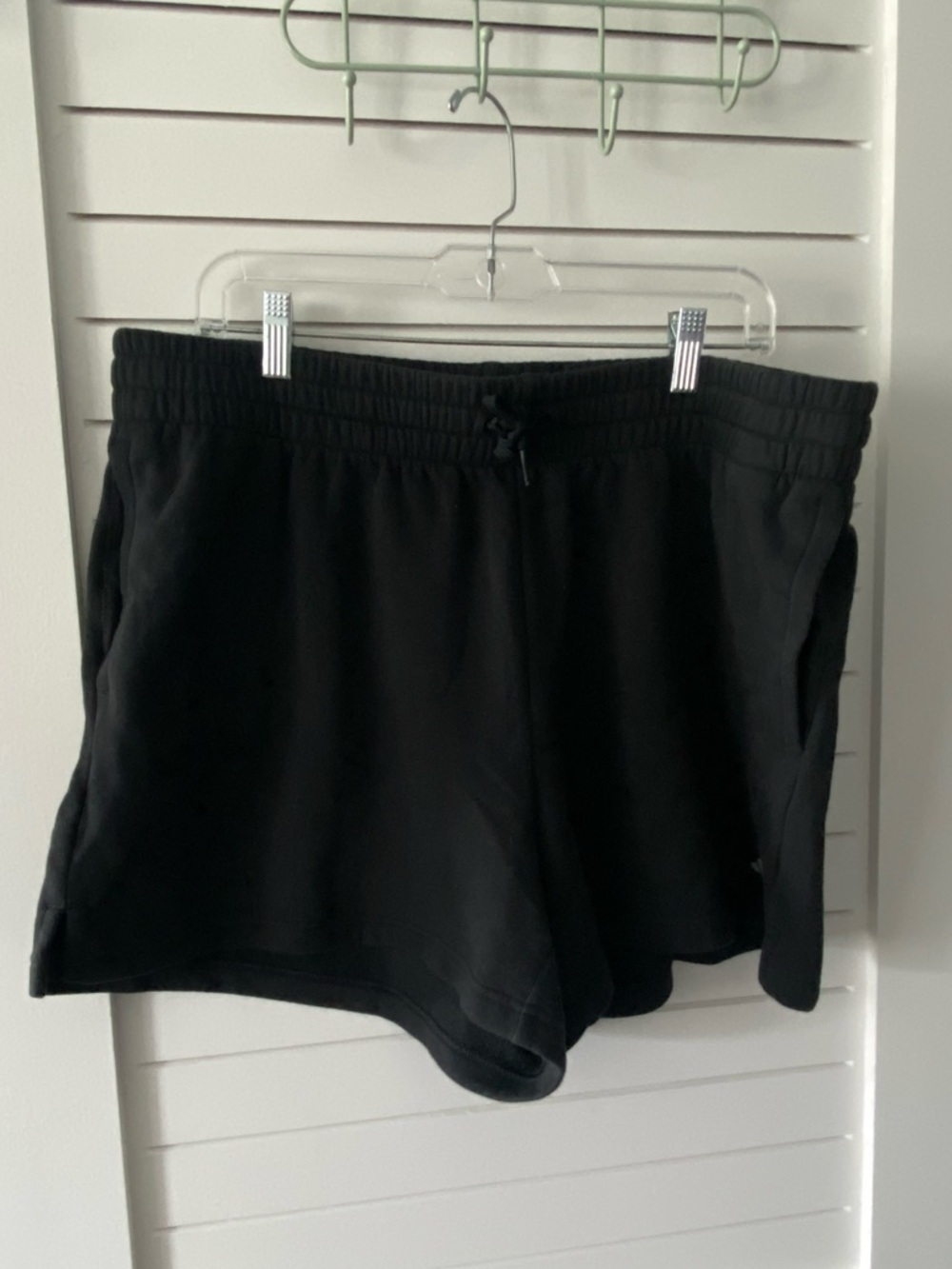 Adidas Black Sweatshorts Size 2XL with Drawstring Pockets and Embroidered Logo